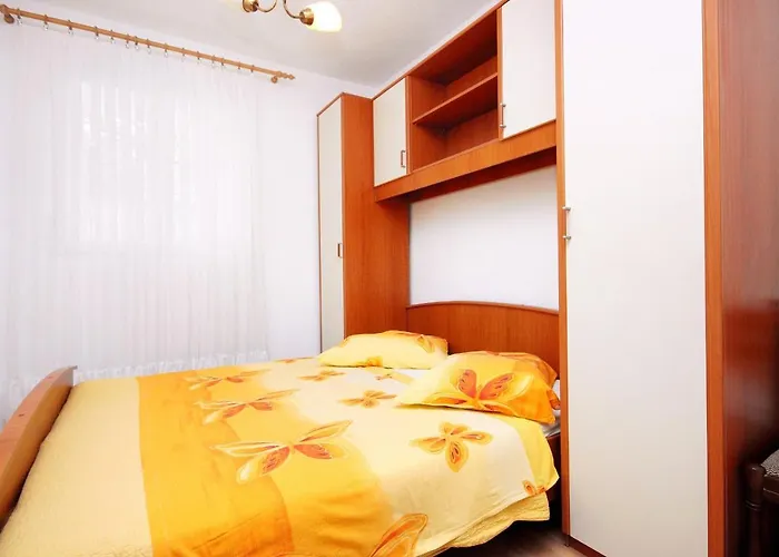 Apartment Apartments By The Sea Drvenik Donja Vala, Makarska - 6701