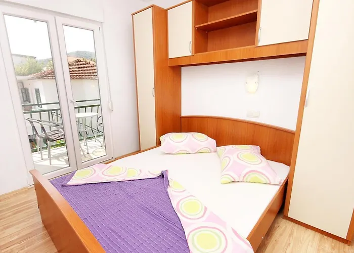Apartments By The Sea Drvenik Donja Vala, Makarska - 6701 Apartment